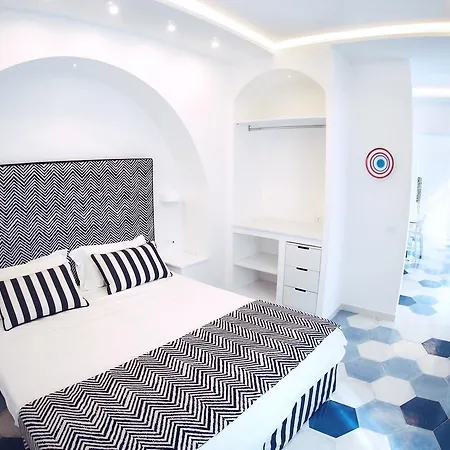 Casa de hóspedes Syreness Suites *