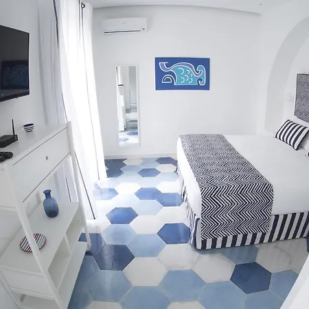 Syreness Suites Sorrento