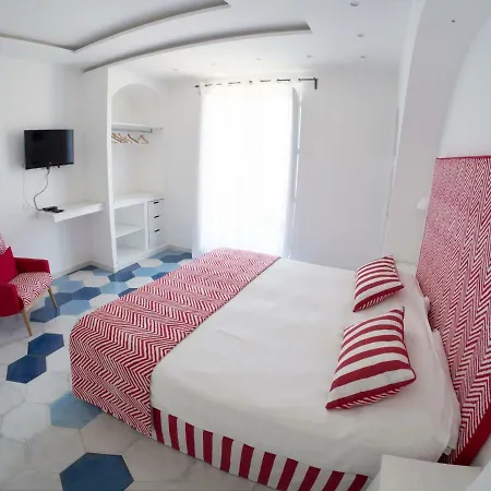 Casa de hóspedes Syreness Suites *