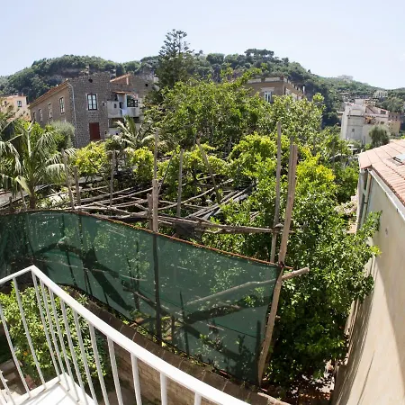 Casa de hóspedes Syreness Suites Sorrento